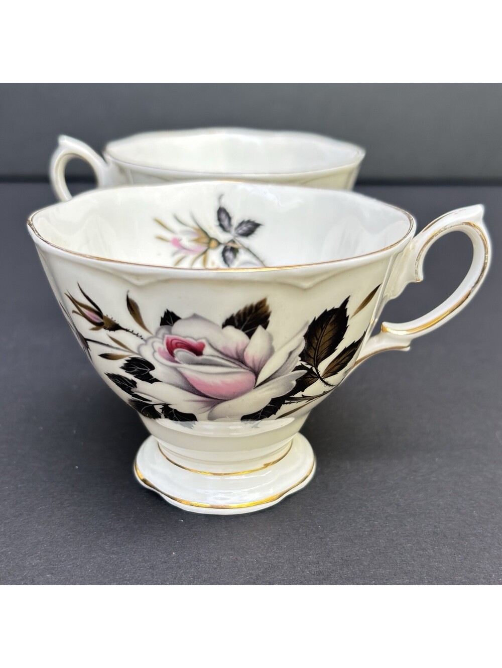 Royal Albert Queen's Messenger Tea Cup Pink Roses, Bone China Made In England